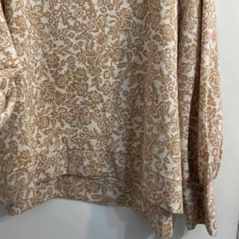 Ophelia Roe Long Sleeve Top - Picture 2 of 3